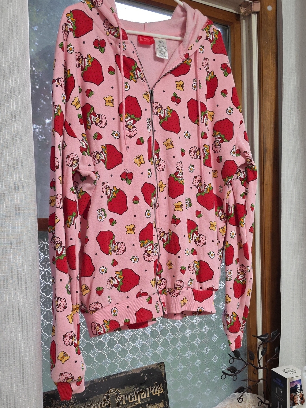 Strawberry Shortcake Hot Topic Floral Girls Oversized Hoodie